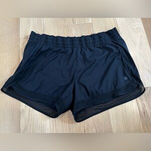 Athleta Women’s Black Mesh Racer Running Athletic Shorts 4”- size XL